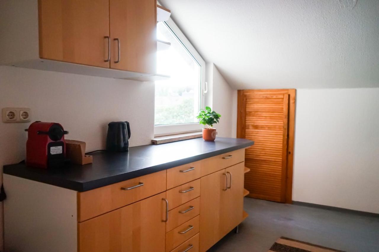 Fullhouse - - H12 - Marketplace Apartment *